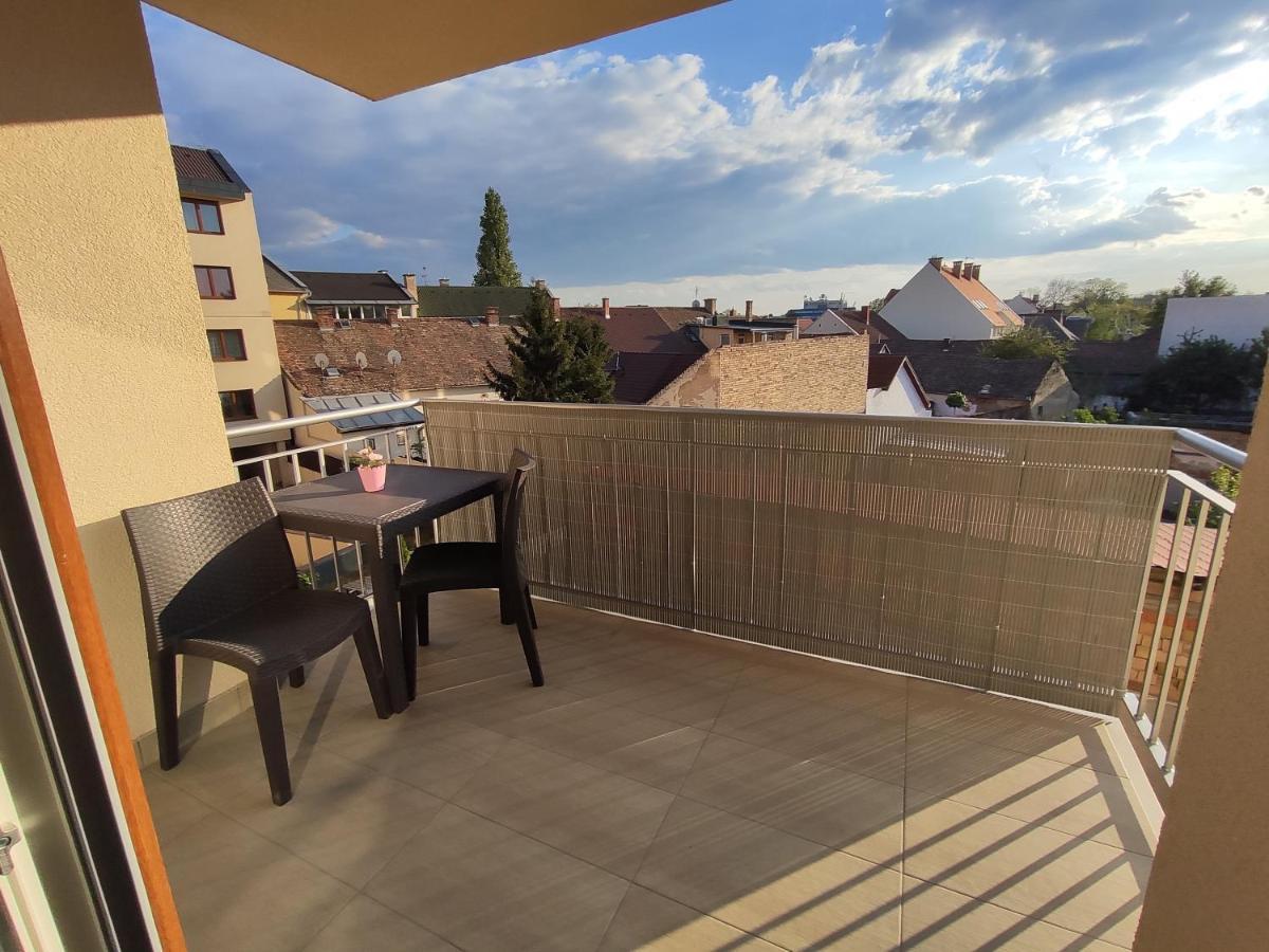 Bajcsy Apartment Debreţin Exterior foto